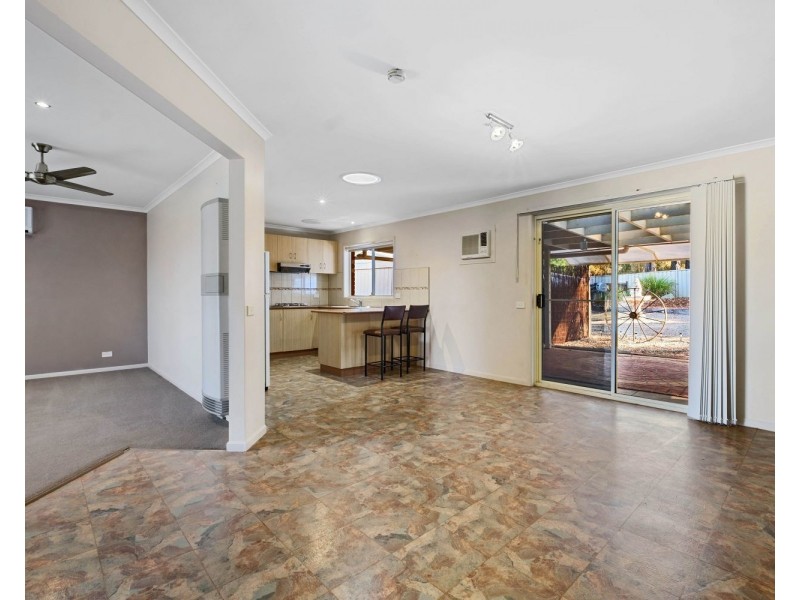 19 Lukin Crescent, Kangaroo Flat VIC 3555