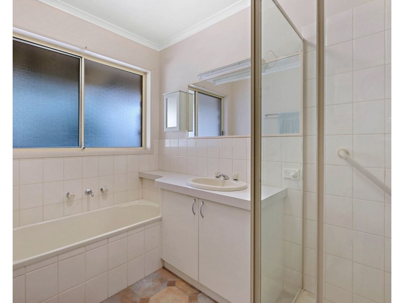 19 Lukin Crescent, Kangaroo Flat VIC 3555