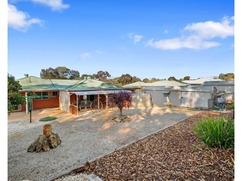 19 Lukin Crescent, Kangaroo Flat VIC 3555