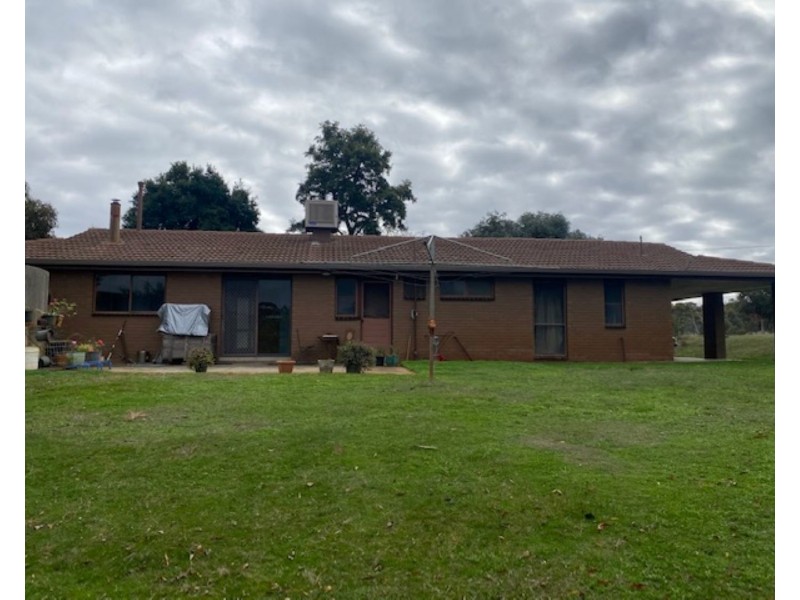 393 Crusoe Road, Lockwood VIC 3551