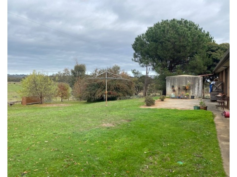 393 Crusoe Road, Lockwood VIC 3551