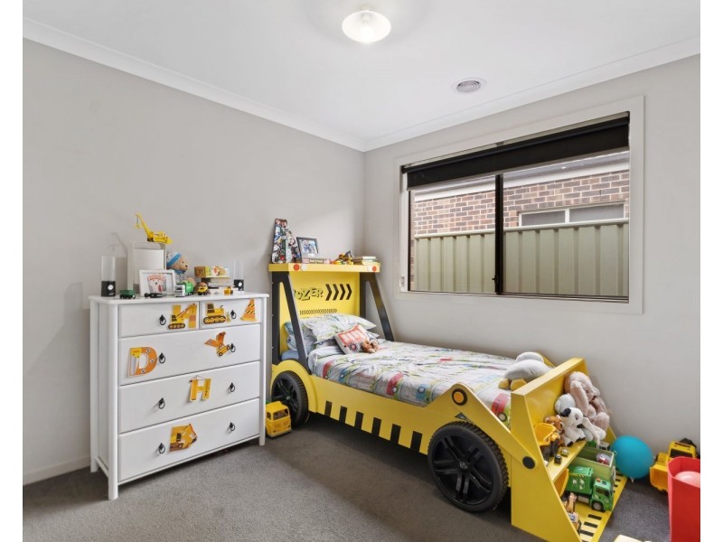 37 Cloverfields Crescent, Epsom VIC 3551