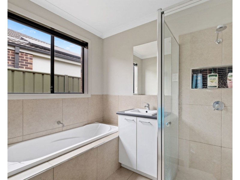 37 Cloverfields Crescent, Epsom VIC 3551