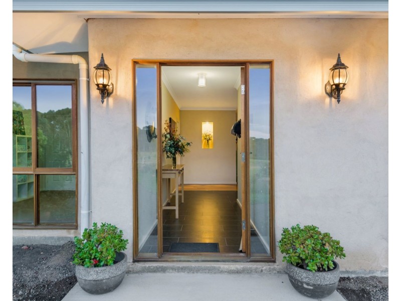 110 Red Box Drive, Axe Creek VIC 3551