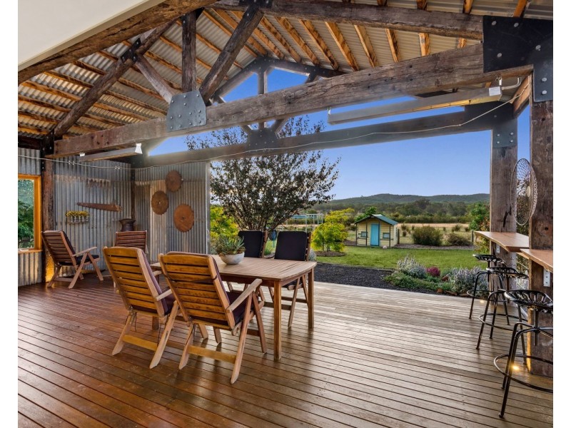 110 Red Box Drive, Axe Creek VIC 3551