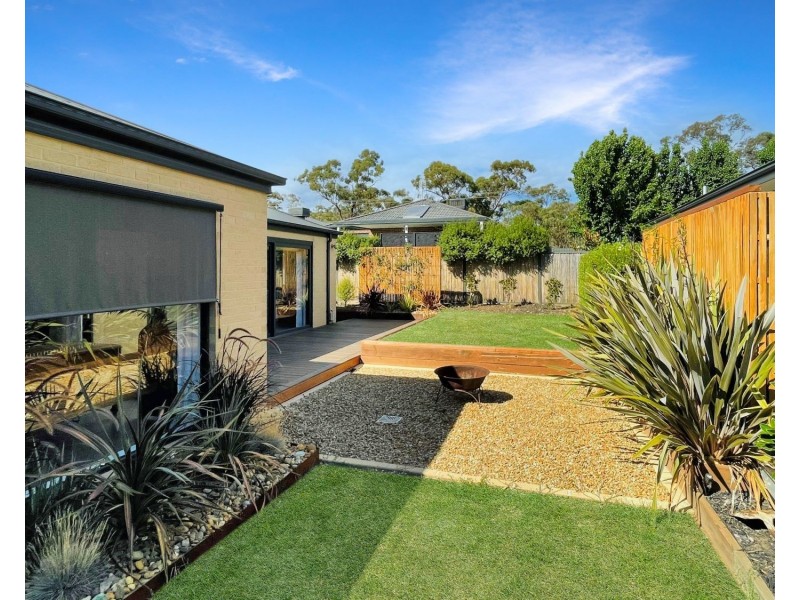 7 Mceniry Way, Strathfieldsaye VIC 3551