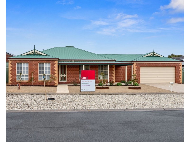 4 Lyndam Avenue, Maiden Gully VIC 3551