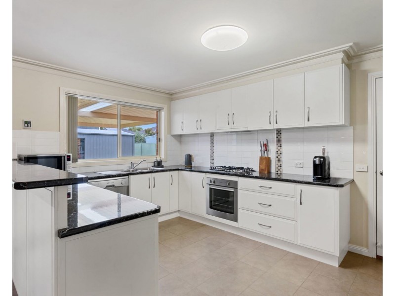 4 Lyndam Avenue, Maiden Gully VIC 3551