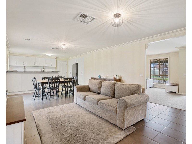 4 Lyndam Avenue, Maiden Gully VIC 3551