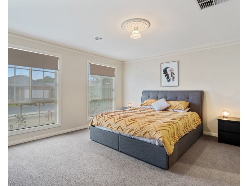 4 Lyndam Avenue, Maiden Gully VIC 3551