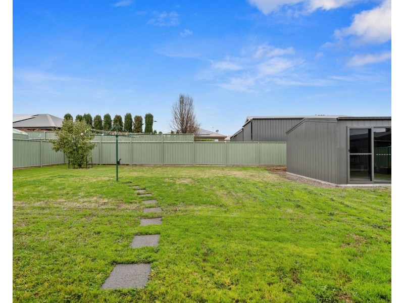 4 Lyndam Avenue, Maiden Gully VIC 3551