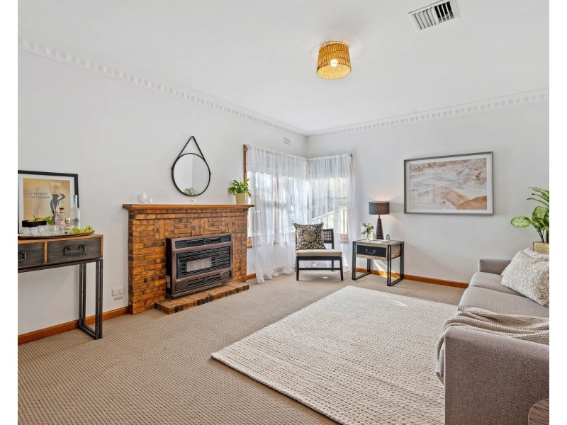 50 Montgomery Crescent, White Hills VIC 3550