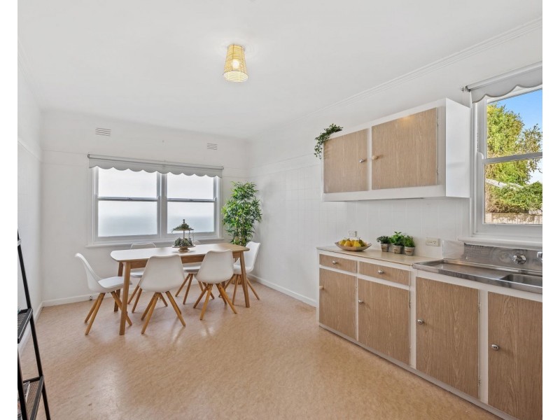 50 Montgomery Crescent, White Hills VIC 3550