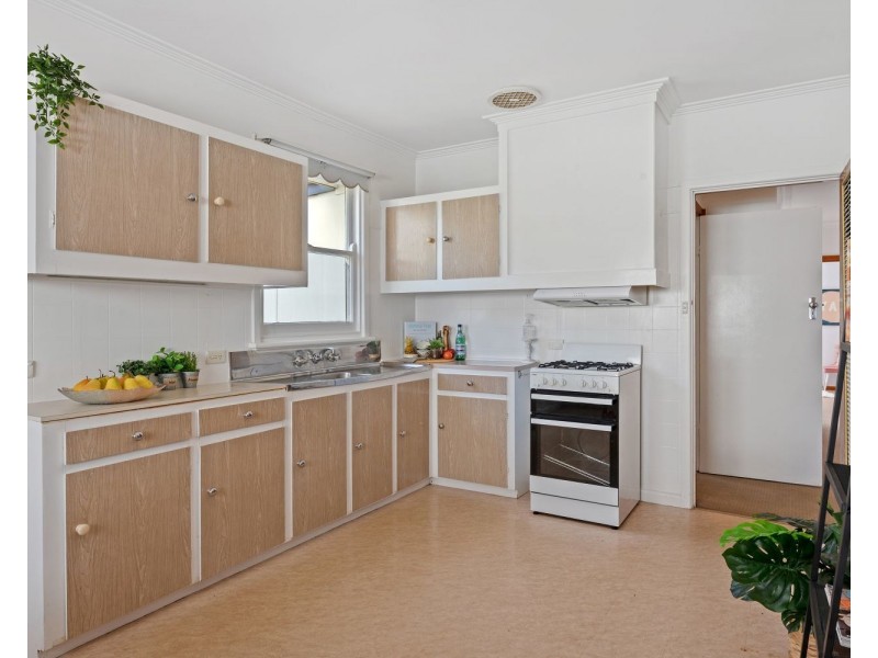 50 Montgomery Crescent, White Hills VIC 3550