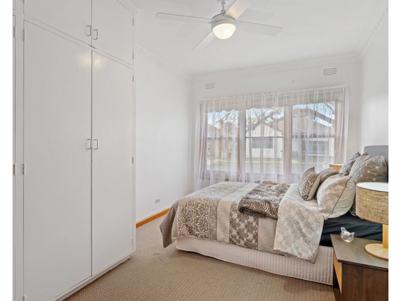 50 Montgomery Crescent, White Hills VIC 3550