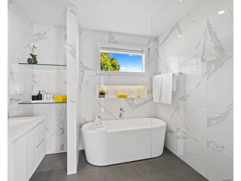 50 Montgomery Crescent, White Hills VIC 3550