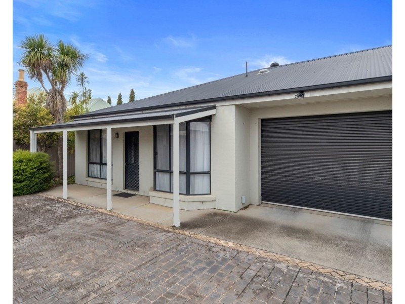 1/82 Sternberg Street, Kennington VIC 3550