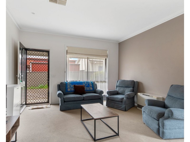 1/82 Sternberg Street, Kennington VIC 3550