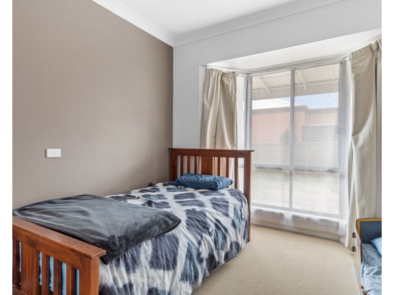 1/82 Sternberg Street, Kennington VIC 3550
