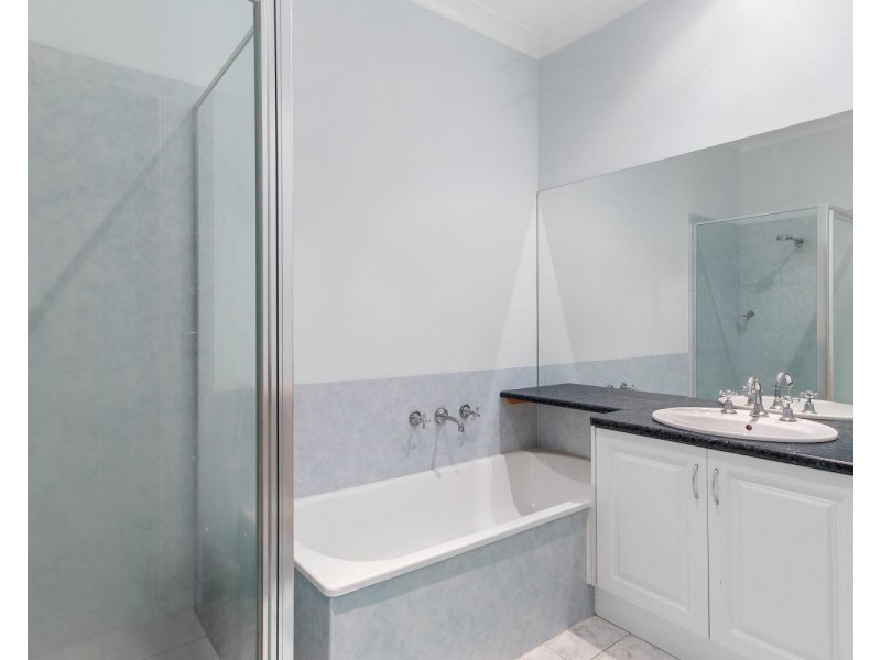 1/82 Sternberg Street, Kennington VIC 3550