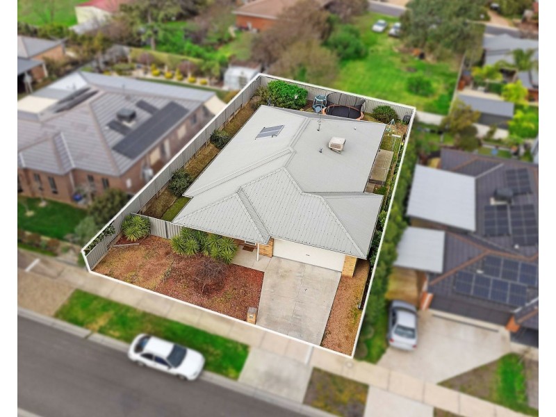 22 Klim Avenue, Kangaroo Flat VIC 3555