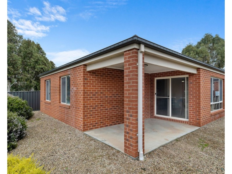 4 Pamela Avenue, Jackass Flat VIC 3556