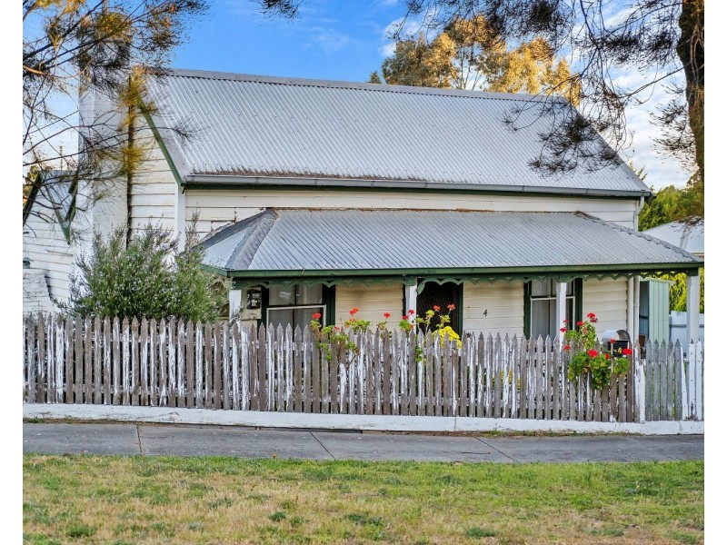 4 Roeder Street, Ironbark VIC 3550