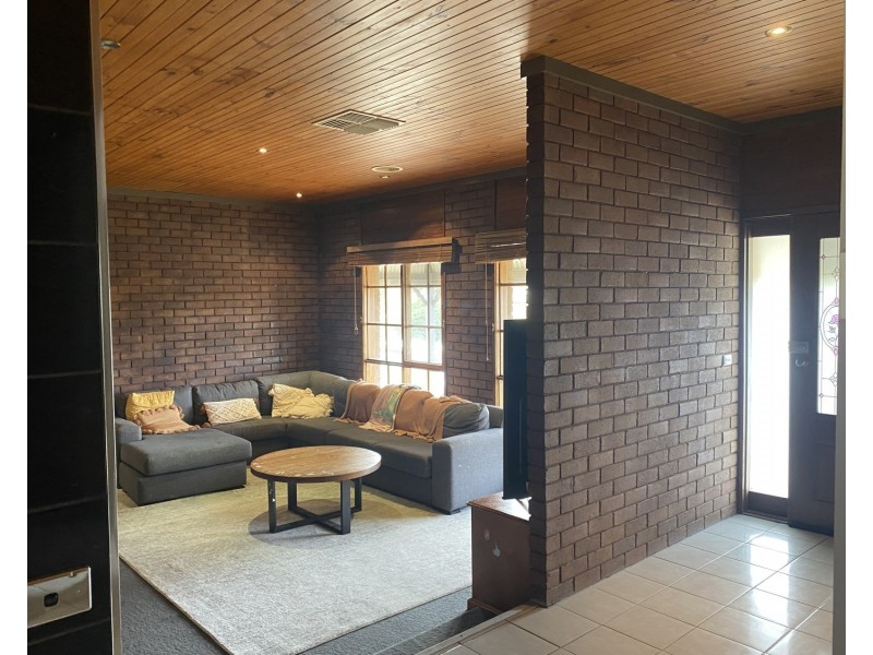 13 Balmoral Drive, Golden Square VIC 3555