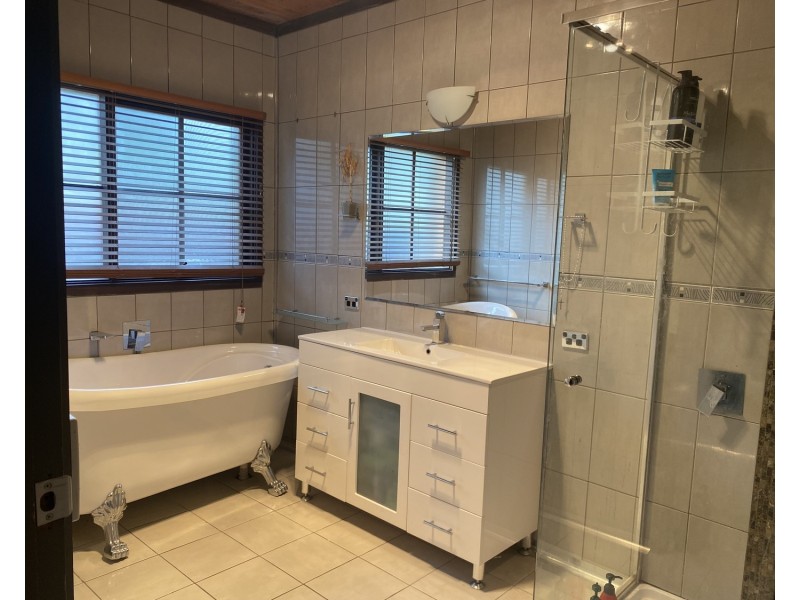 13 Balmoral Drive, Golden Square VIC 3555