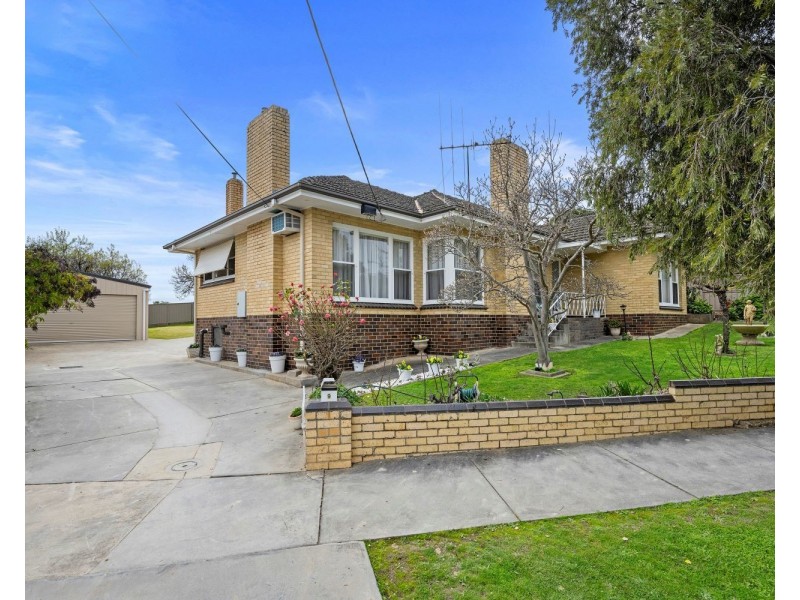 9 Leonard Avenue, Flora Hill VIC 3550