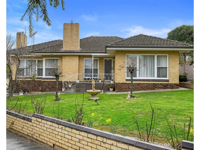 9 Leonard Avenue, Flora Hill VIC 3550