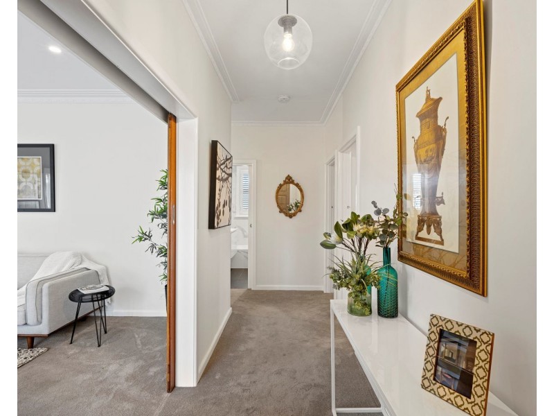 9 Leonard Avenue, Flora Hill VIC 3550