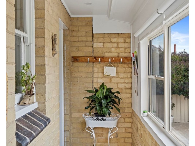 9 Leonard Avenue, Flora Hill VIC 3550