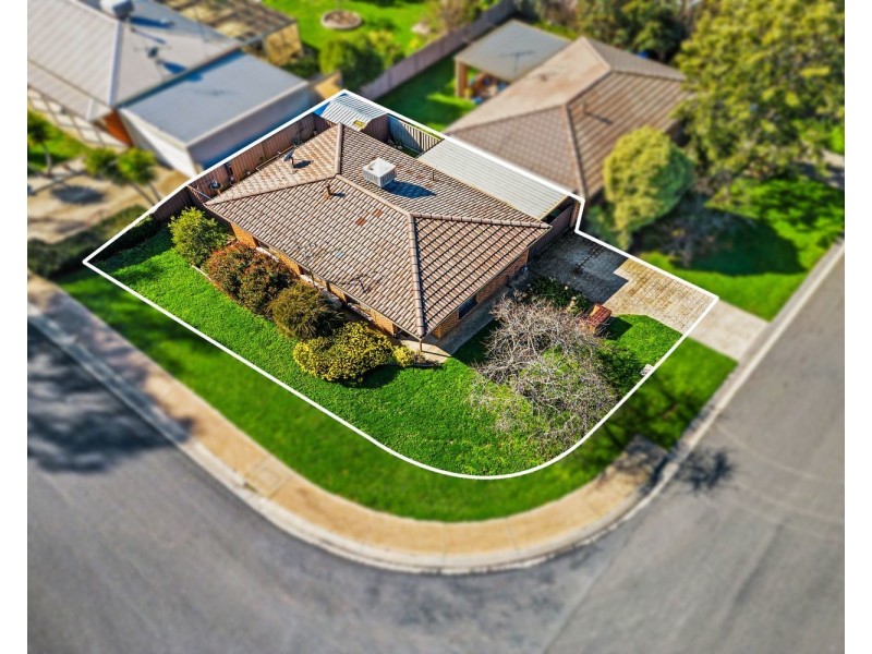 1/2 Julie Court, Kangaroo Flat VIC 3555