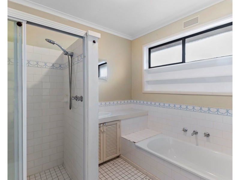 23 Cheriton Drive, Strathdale VIC 3550