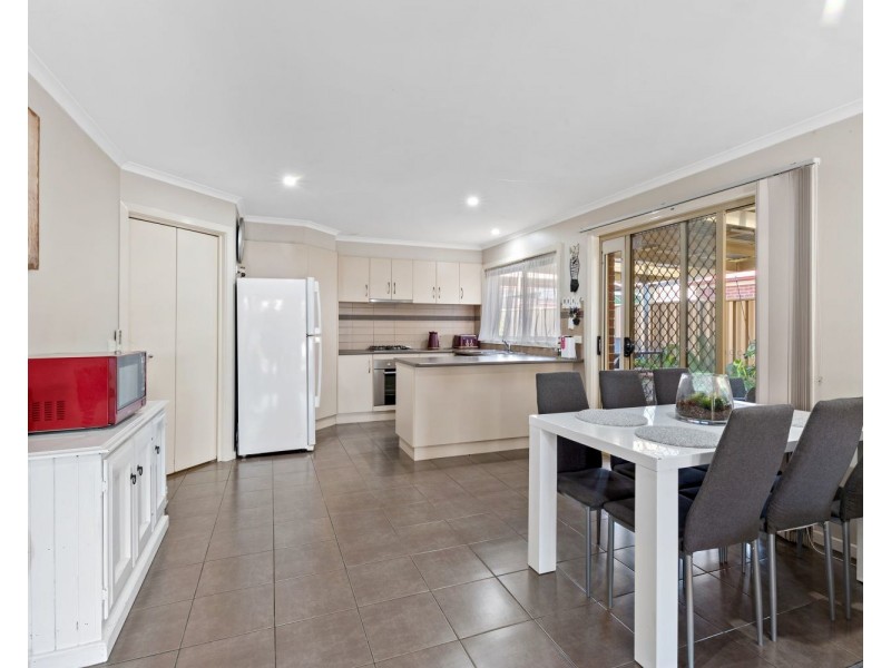 8 Fry Lane, Eaglehawk VIC 3556