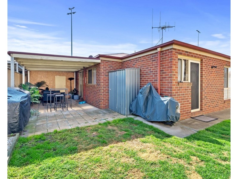 8 Fry Lane, Eaglehawk VIC 3556