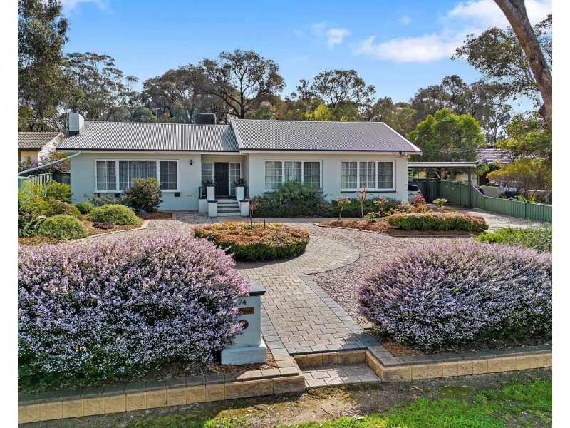 74 Lawson Street, Spring Gully VIC 3550