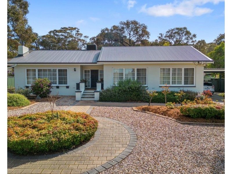 74 Lawson Street, Spring Gully VIC 3550
