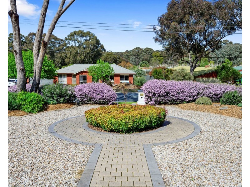 74 Lawson Street, Spring Gully VIC 3550