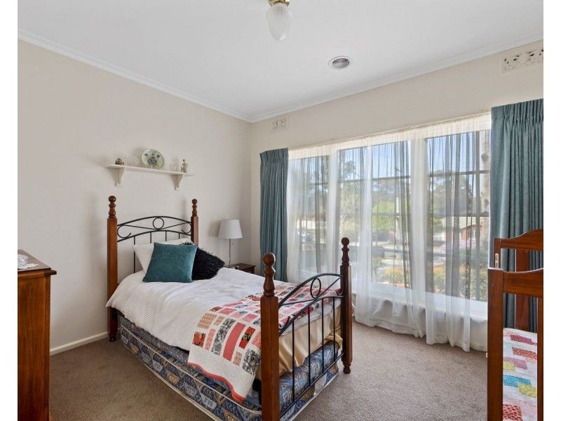 74 Lawson Street, Spring Gully VIC 3550