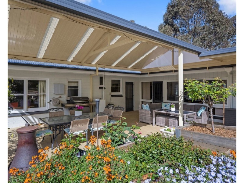 74 Lawson Street, Spring Gully VIC 3550