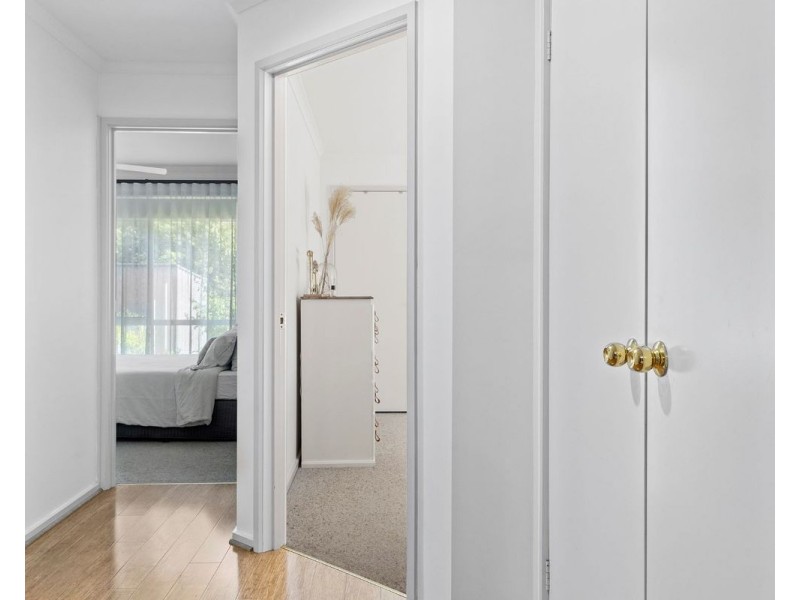 Unit 2/12 Sunset Boulevard, Spring Gully VIC 3550