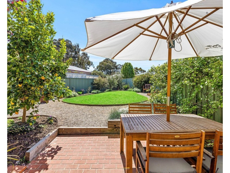 Unit 2/12 Sunset Boulevard, Spring Gully VIC 3550
