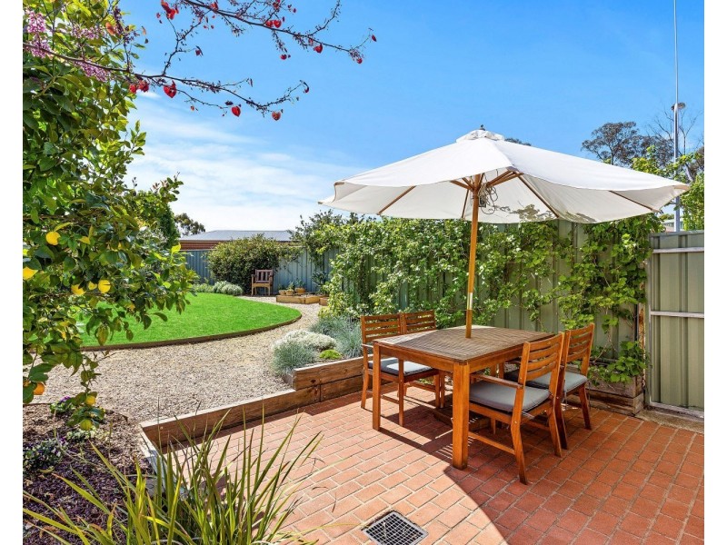 Unit 2/12 Sunset Boulevard, Spring Gully VIC 3550