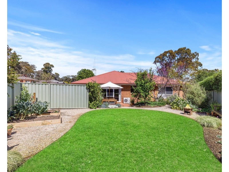 Unit 2/12 Sunset Boulevard, Spring Gully VIC 3550