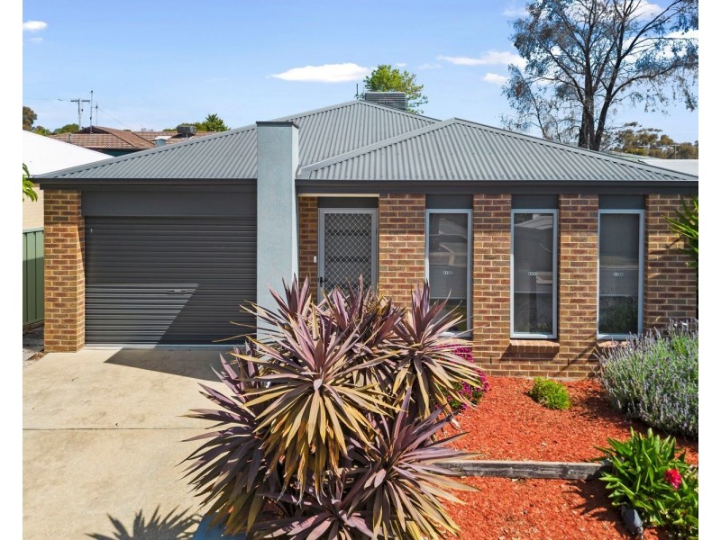 4 Cross Street, Kangaroo Flat VIC 3555