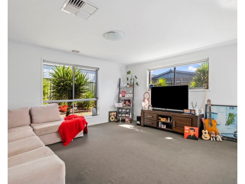 4 Cross Street, Kangaroo Flat VIC 3555