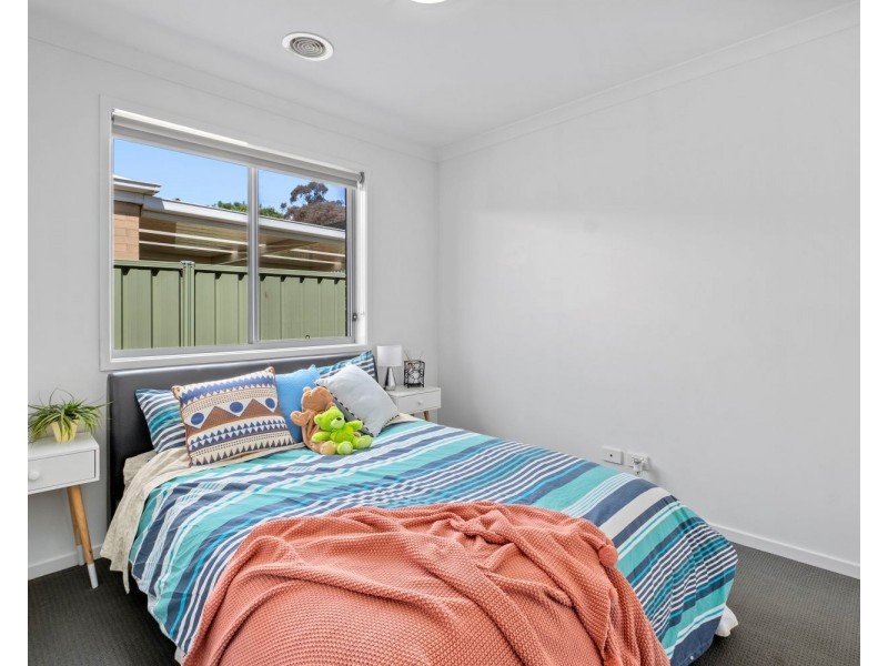 4 Cross Street, Kangaroo Flat VIC 3555