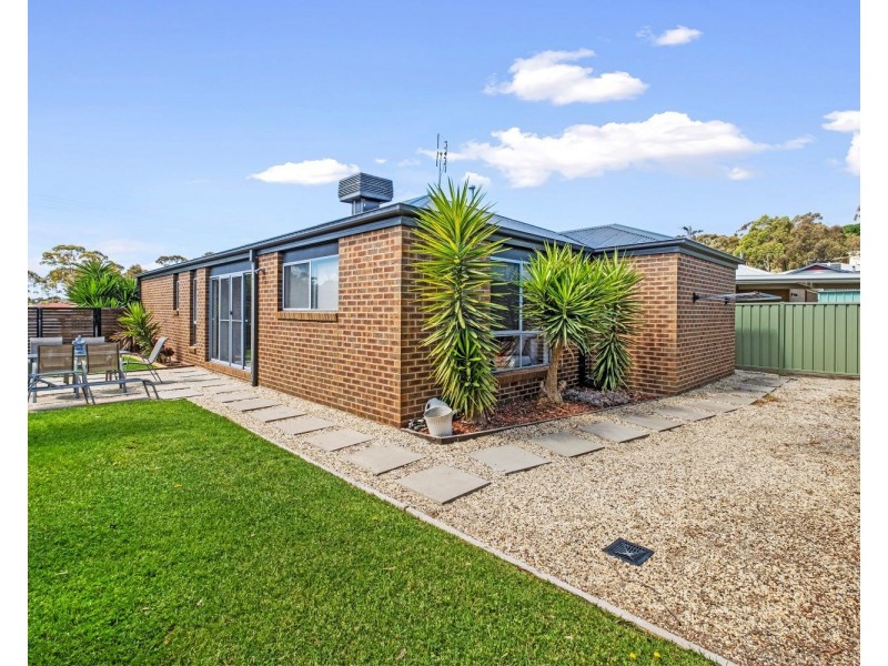 4 Cross Street, Kangaroo Flat VIC 3555